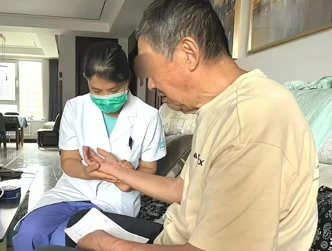 “網(wǎng)約護(hù)士”高收入：單次收費兩三百有人狂攬3000單(圖14)